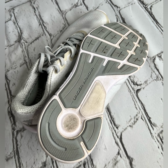 Under Armour Shoes - Picture 8 of 9